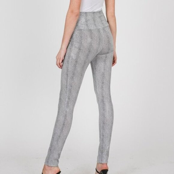 WHITE SNAKE PRINT PANTS - Picture 8 of 9